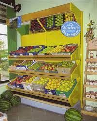 Realizziamo Arredi Per Negozi Di Frutta E Verdura Con Scaffalatura In Metallo Legno Oppure Mista L Progettazione Interni Negozio Design Negozio Scaffalature