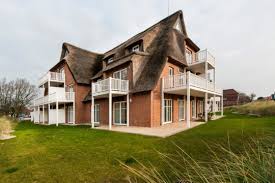 Das hotel garni befindet sich in direkter deichnähe am sandstrand/watt`n insel ca. Wohnen Im Haus Busumer Reethus Gluck Am Meer