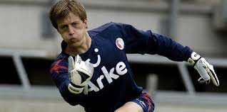 Remko pasveer (enschede, 8 november 1983) is een nederlands doelman in het betaald voetbal. Pasveer Wil Weg Bij Fc Twente Fcupdate Nl