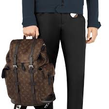Tantôt uni ou à motifs, avec poche latérale ou non, avec ouverture. Sac A Dos Christopher Toile Monogram Macassar Voyage De Luxe Homme Louis Vuitton