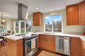 Whether you go with grays, browns or even black, they all can pair nicely with this style of maple cabinets. 13520 11th Ave S Tacoma Wa 98444 3 Beds 2 5 Baths Maple Kitchen Cabinets Quartz Kitchen Countertops Maple Kitchen