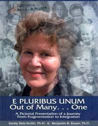 E Pluribus Unum: Out of Many... One by Sela-Smith, Sandy, Keyes, Benjamin  B. (2004) Paperback
