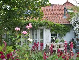 Plane deinen garten so, dass er perfekt zu dir passt. Landhausgarten Tipps Zum Anlegen Und Gestalten Mein Schoner Garten