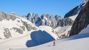 The lowest point in montenegro is the adriatic sea at 0 m. Montenegro Trekking Skitouren