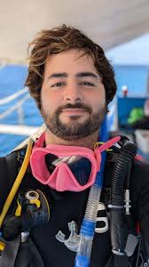 Hi everyone. We are Ruben (39) (PADI IDC STAFF) and Paloma (25) (PADI  DIVEMASTER) (Argentinian couple). Languages we speak: Spanish, English and  Italian After many years working