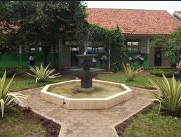 Salah satu cara mengasah ide kreatif murid yaitu dengan cara menata hiasan dinding kelas supaya ruangan terasa lebih nyaman untuk belajar. 81 Gambar Desain Warna Pagar Taman Sekolah Terbaik