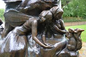 Trecutul intunecat din spatele noile aventuri ale lui peter pan (phenom network hd) (cc). Cum SÄ GÄsiÈi Statuia Peter Pan In GrÄdinile Kensington