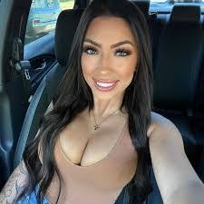 Desiree Mack's Instagram, Twitter & Facebook