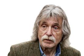 Johannes gerrit johan derksen born 31 january 1949 is a dutch sports journalist and former football player he played professional football between 1966 a. Johan Derksen Schenkt De Helft Van Zijn Salaris Aan Goede Do De Limburger Mobile