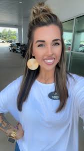 Can I pull off gray hair and a different hairstyle?