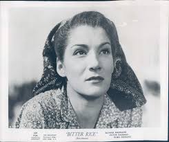 Vintage Photos 1951 Press Photo Doris Dowling Actress Bitter Rice Music Box  Film Stage 8X10 película de arroz : Amazon.com.mx: Hogar y Cocina