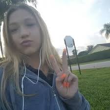 laura lisboa (@laurazlisboa)