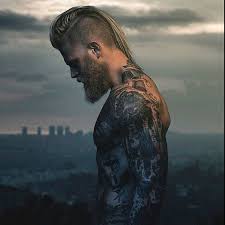 Top coiffures pour les hommes aux cheveux longs identité. 7 Idees De Coiffure Homme Viking Coiffure Homme Coiffure Homme Viking Coiffure