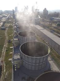 O explozie de proporții a avut loc la combinatul. Incendiu La Combinatul Care Produce IngrÄƒsÄƒminte Chimice Azomures Din Targu Mures Foto