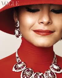 Gracias por una portada tan hermosa! @karlamartinezdesalas @posh.a.bee  @admakawage @valecollado @brendanavac y todo el equipo de @voguemexico y  @cartier Vivir Paris, con estas joyas y su historia, fue un sueño… 🔥🐆🔥 No