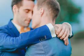 Fredrik und Johan: Fest der Liebe in Blau-Gelb