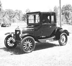 1925 Ford Model T Runabout Cost 260 5 Less Than 1924 The Ford Model T Is An Automobile That Was Produced By Henry Ford Ford Models Ford Motor Antique Cars