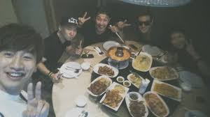 The popular south korean variety show sbs running man 런닝맨 international fanbase! Running Man Cast Goes For A Meal Together Running Man Running Man Cast Running Man Korea