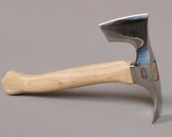 Pin By Bruno On Avengers Personnages In 2021 Knife Making Axe Tools