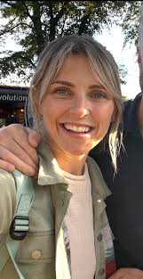 Hi everyone! My names Mia and I've just arrived from the UK looking for  some part time work (approx 15-20hrs a week). My experience includes: ——  3/4 years of hospitality experience including