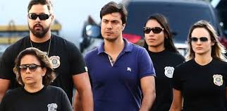 Resultado de imagem para Fotos de Picciani conduzido à PF nesta terça-14