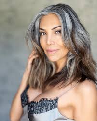 Chop chop✂️ 5 inches gone! Only one more year to go 😁🤍 That's all. Happy  Friday✨ Thank you hair god and life long friend @davidgardnerla