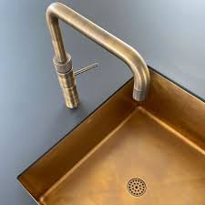 «een persoonlijk sieraad op het aanrecht. ð™µ ðšŠ ðš‹ ðš' ðšŠ ðš— ð™° ðš– ðšŽ ðšœ ðš£ On Instagram Collection Speciaal Voor De Quooker Fusion Square Messing Patina H Keuken Quooker Messing Keuken Ontwerp