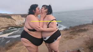 SSBBW Alt Lesbians Fucking & Kissing In Public (Preview)