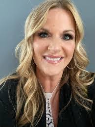 Heather Cuthbertson's Instagram, Twitter & Facebook