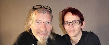 Une alliance se retire, un tatouage c'est à vie»