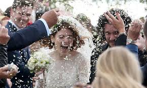 Guests at the wedding include game of thrones stars peter dinklage, maisie williams, sophie turner and emilia clarke, actor jack donnelly. Game Of Thrones Kit Harington Marries Rose Leslie All The Pictures Hello