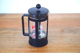Die french press ist eine vergleichsweise alte jahrhunderts stammt. So Gelingt Die Kaffeezubereitung In Der French Press Kaffeeseite Com