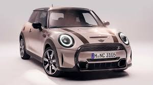 Get behind the wheel of these premium, exciting, and surprisingly spacious vehicles—experience a mini today. Mini 2021 Facelift Neue Front Und Funky Mehrfarb Dach