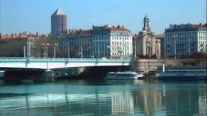 Construit pe un deal, menerbes este inconjurat de o zona rurala spectaculoasa. FranÅ£a In Imagini France In Pictures France En Images Franciya V Kartinkah Youtube
