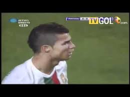 Qual è la differenza fra spagna e portogallo? Portogallo Spagna 4 0 Magia Di Ronaldo Nani Gli Nega La Gioia Del Gol Mp4 Youtube