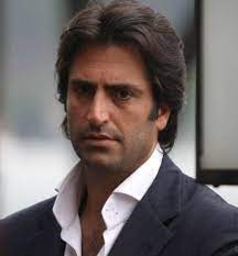 Mahsun kirmizigül is also known as a businessman for his partnership in one of the leading music production companies, prestij müzik, in turkey. Mahsun Kirmizigul Vikipedi