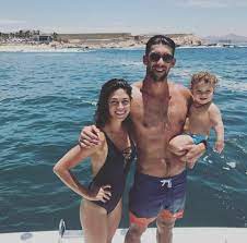 We've compiled some cute family photos of michael, his wife nicole, and their kids boomer, 5, beckett, 3,. Pin By Pete Pinart On Z 268 Silver What The F K Is Silver Michael Phelps Michael Phelps Body Phelps