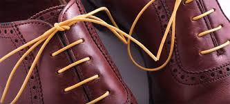 Yang beza warna tali kasut, berapa lubang tali kasut dan kedudukan lubang tali. Berbagai Cara Mengikat Tali Sepatu Mr Shoelaces