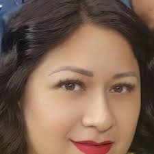 彼女に善意がないなら、彼女を放っておいて。 彼女は疲れている。