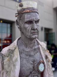 Welcome to Good Neighbor 🫡 . . Demo I got to do for @vampfx this past  weekend at Spooky Empire, Makeup was inspired by John Hancock from @fallout  4 the Mayor of