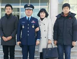 평생 단 한 번만 그의 이런 군인정신을 재조명하기 위해 2005년 9월 mbc 스페셜 '영웅, 김영옥 대령'이 방송되며 많은. ìœ¡í•´ê³µ 3çˆ¶å­ 3ä»£ ìœ¡ì‚¬ì¡¸ì—… ë³„ë‚œ ìž¥êµ ê°€ë¬¸ ë‰´ìŠ¤ ë™ì•„ë‹·ì»´