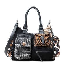 79,95 € réservez en ligne, essayez en magasin, craquez essayer le click & collect. Desigual London Sac Urbain Porte Main Patchwork Noir
