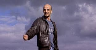 Are the same (the first one is for the subject and the second one is for the object), but you have to use them when strictly speaking, with proper grammar: Wesh Wesh Qu Est Ce Qui Se Passe Cinestar