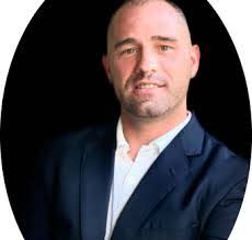 Shannon Brewster's Instagram, Twitter & Facebook