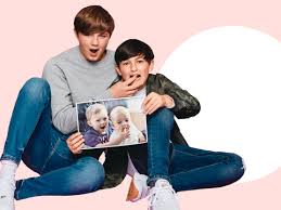 The youtube video 'charlie bit my finger' went massively viral back in 2007, reaching well over 800 million views. Davies Carr Family