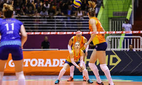 1 ela atua na posição de líbero.defende o time do osasco.também faz parte da seleção brasileira. Camila Brait Celebra Volta As Quadras Apos Nascimento Da Filha