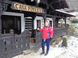 Găsește programul de lucru pentru casa poveste în str. 33 Foto Silvia Alecu Pensiunea Casa Poveste Campulung Moldovenesc Amfostacolo