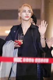 Yaşı, boyu, kilosu, göz rengi, kan grubu, sevgilisi, şarkıları, doğum tarihi, burcu, giydiği markalar vb hayatı hakkında tüm bilgiler ve haberler. Pin On Stray Kids