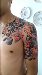 .tato di tubuhnya dan telapak tangan dengan kelingking yang hilang diunggah seorang warga yakuza di jepang diakui kepolisian dan dianggap diperlukan untuk menjaga ketertiban di jalanan. Ide 29 Gambar Tato Yakuza Di Lengan