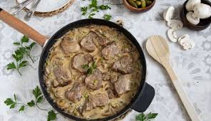 Pilar marcuello propone esta receta desde zaragoza. Solomillo De Cerdo Con Salsa Strogonoff Nestle Cocina